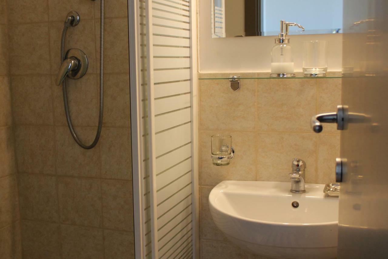 Sulmare Alba Adriatica Bed & Breakfast Bagian luar foto