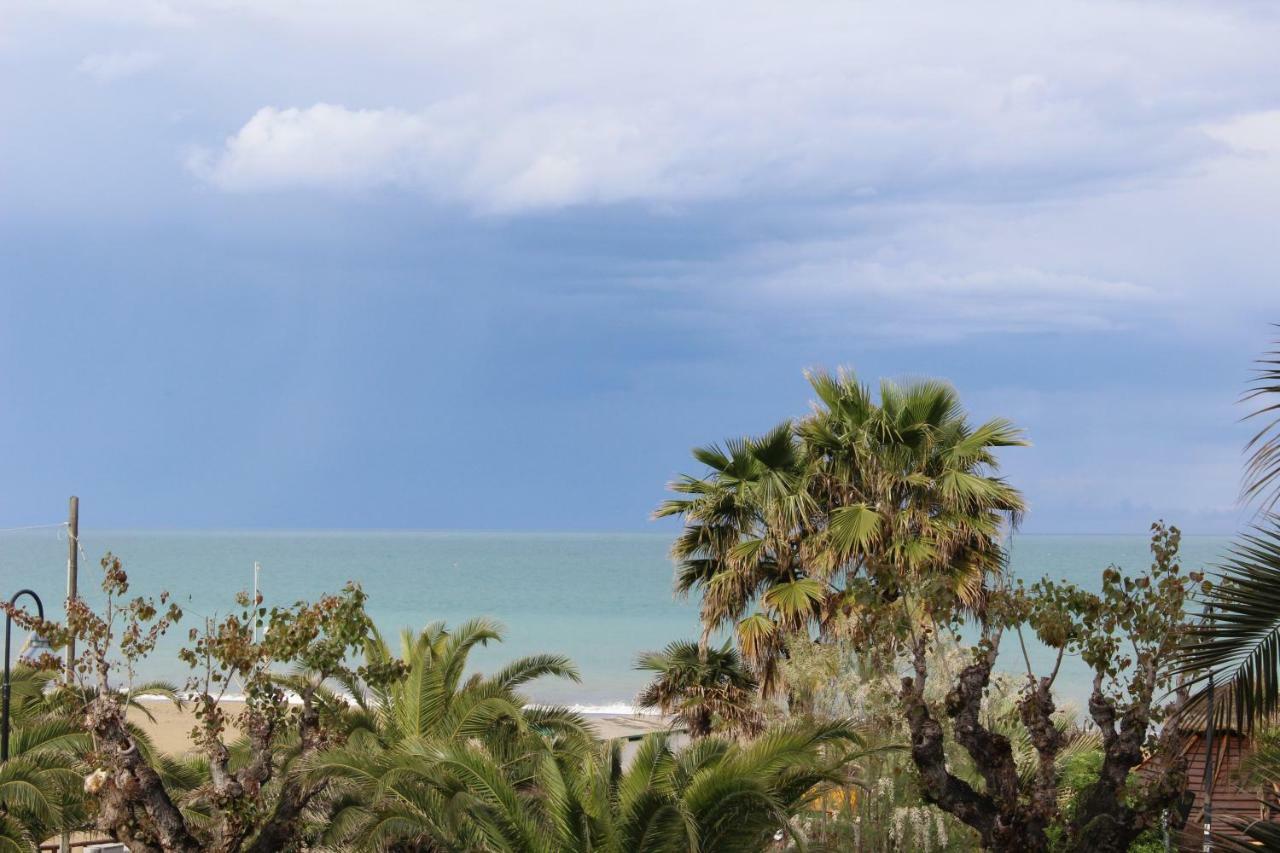 Sulmare Alba Adriatica Bed & Breakfast Bagian luar foto