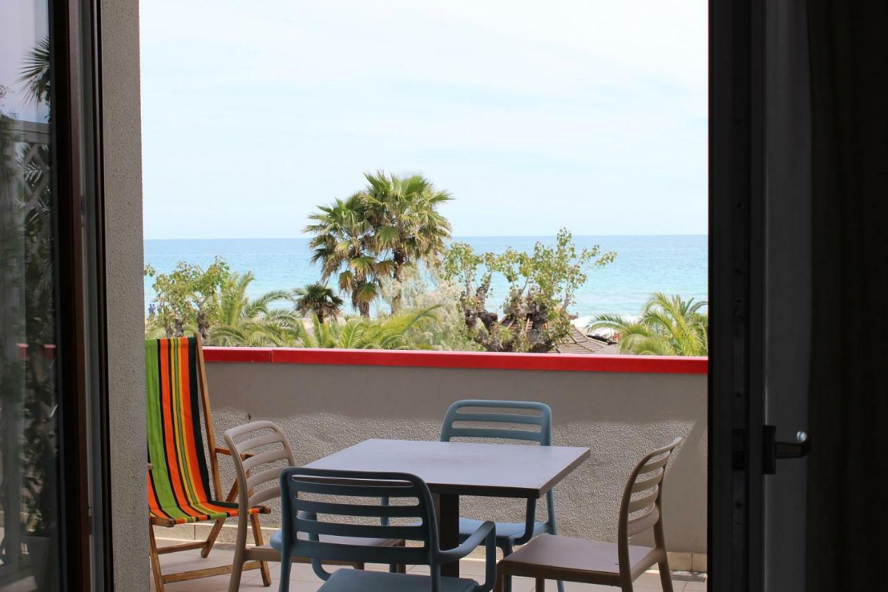 Sulmare Alba Adriatica Bed & Breakfast Bagian luar foto