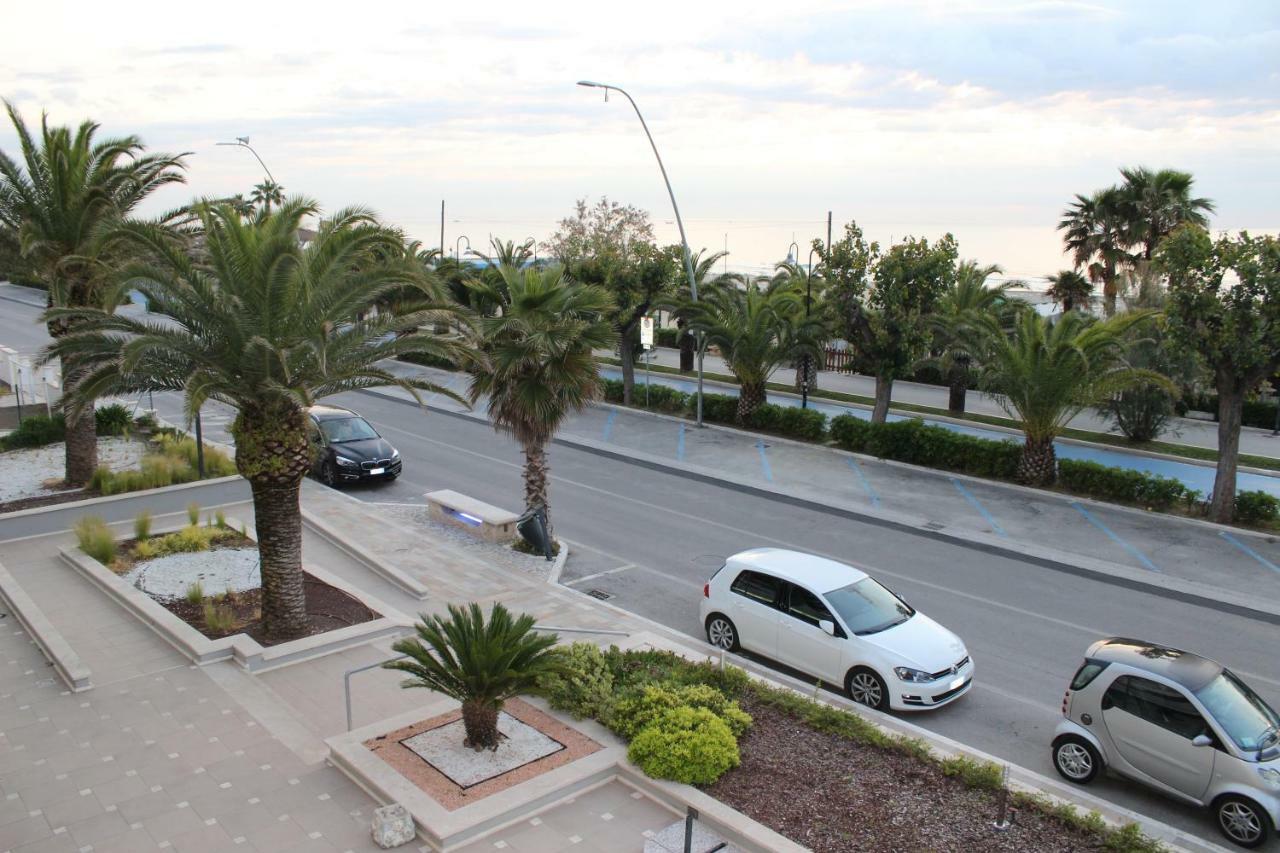 Sulmare Alba Adriatica Bed & Breakfast Bagian luar foto
