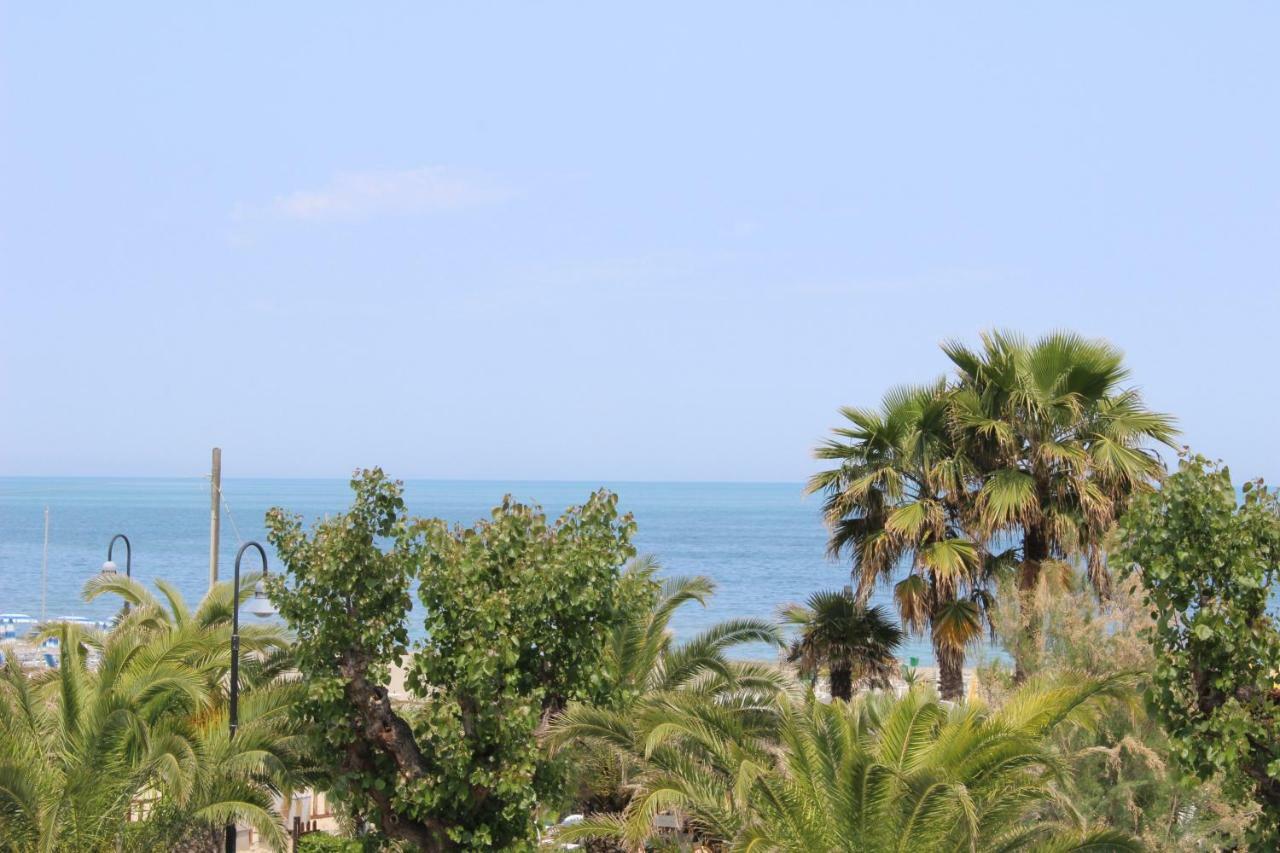 Sulmare Alba Adriatica Bed & Breakfast Bagian luar foto