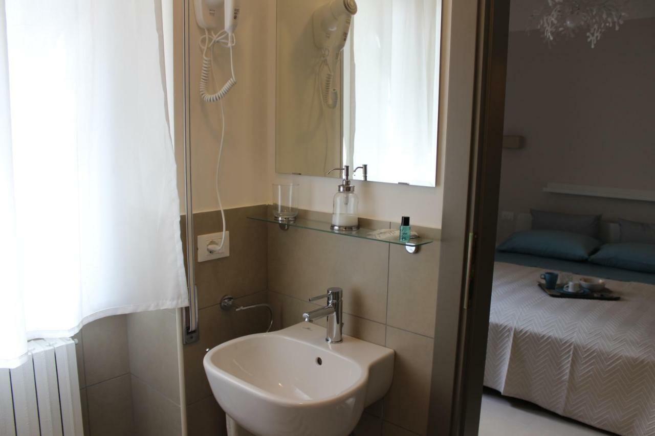 Sulmare Alba Adriatica Bed & Breakfast Bagian luar foto