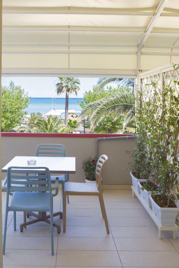 Sulmare Alba Adriatica Bed & Breakfast Bagian luar foto